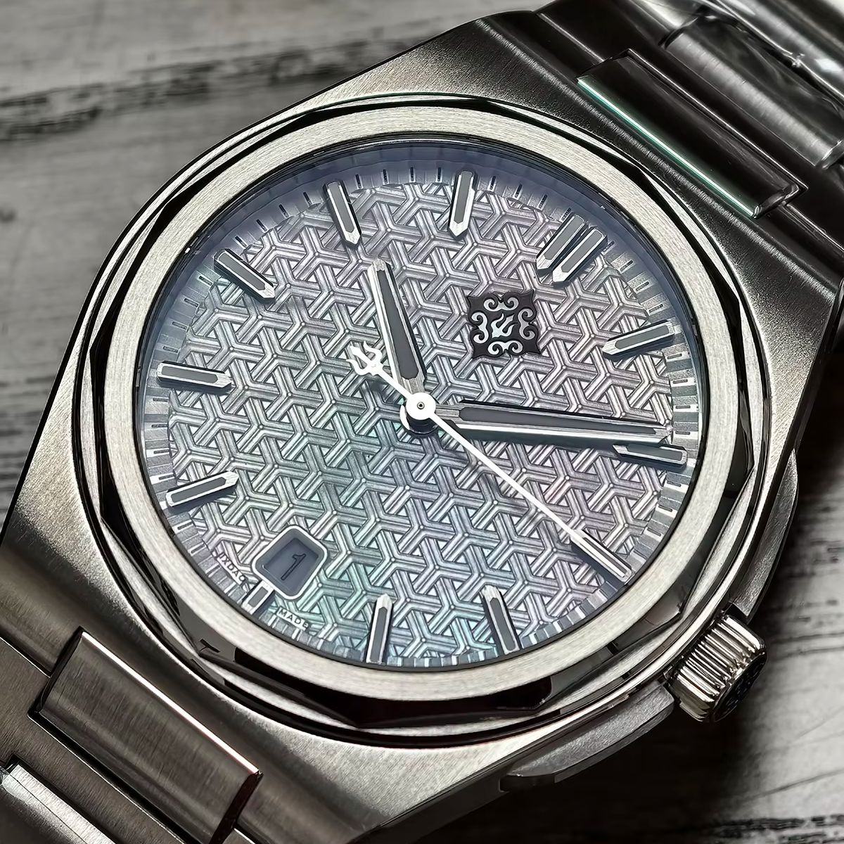 IX&DAO 2026 New Warrior 37mm M - Omega Watch Constellation review and price